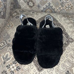 New, never worn Black UGG fluff yeah slides sz 8